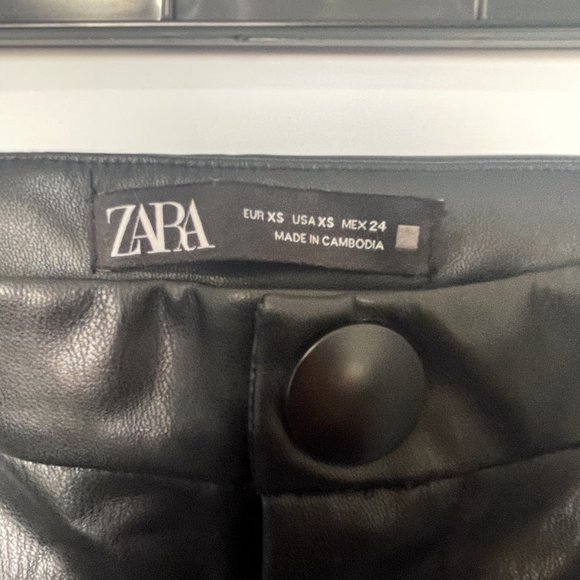 Zara faux leather pants - Picture 4 of 4